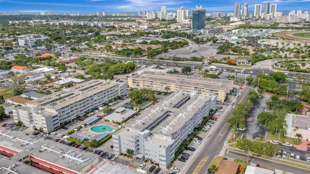 329 SE 3rd Street 103R, sold in Second Gulfstream Garden, Hallandale Beach, FL