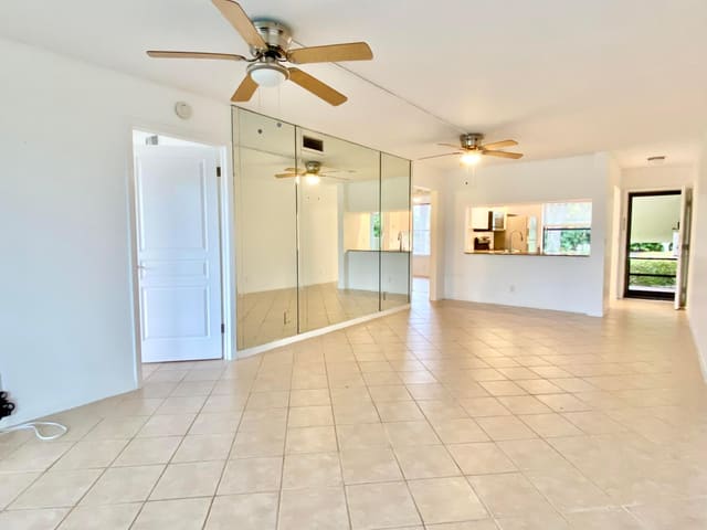 6928 Briarlake Circle Circle 104, sold in Briarwood Condo, Palm Beach Gardens, FL