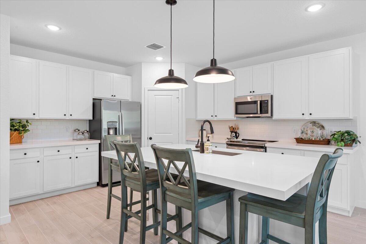 821 NE Trailside Run, Port St. Lucie, FL 34983
