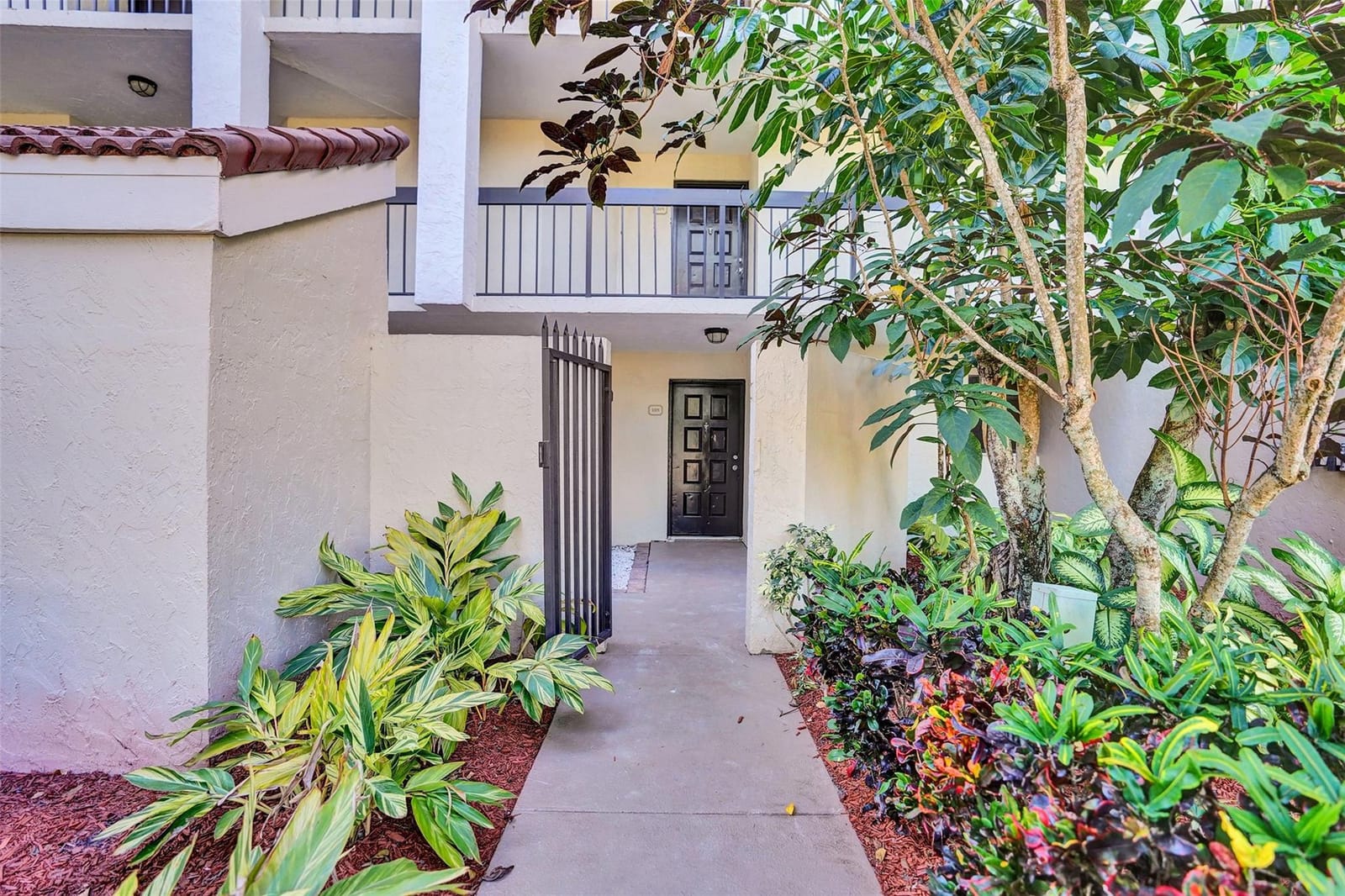 820 Lavers Circle G-105 — photo 2