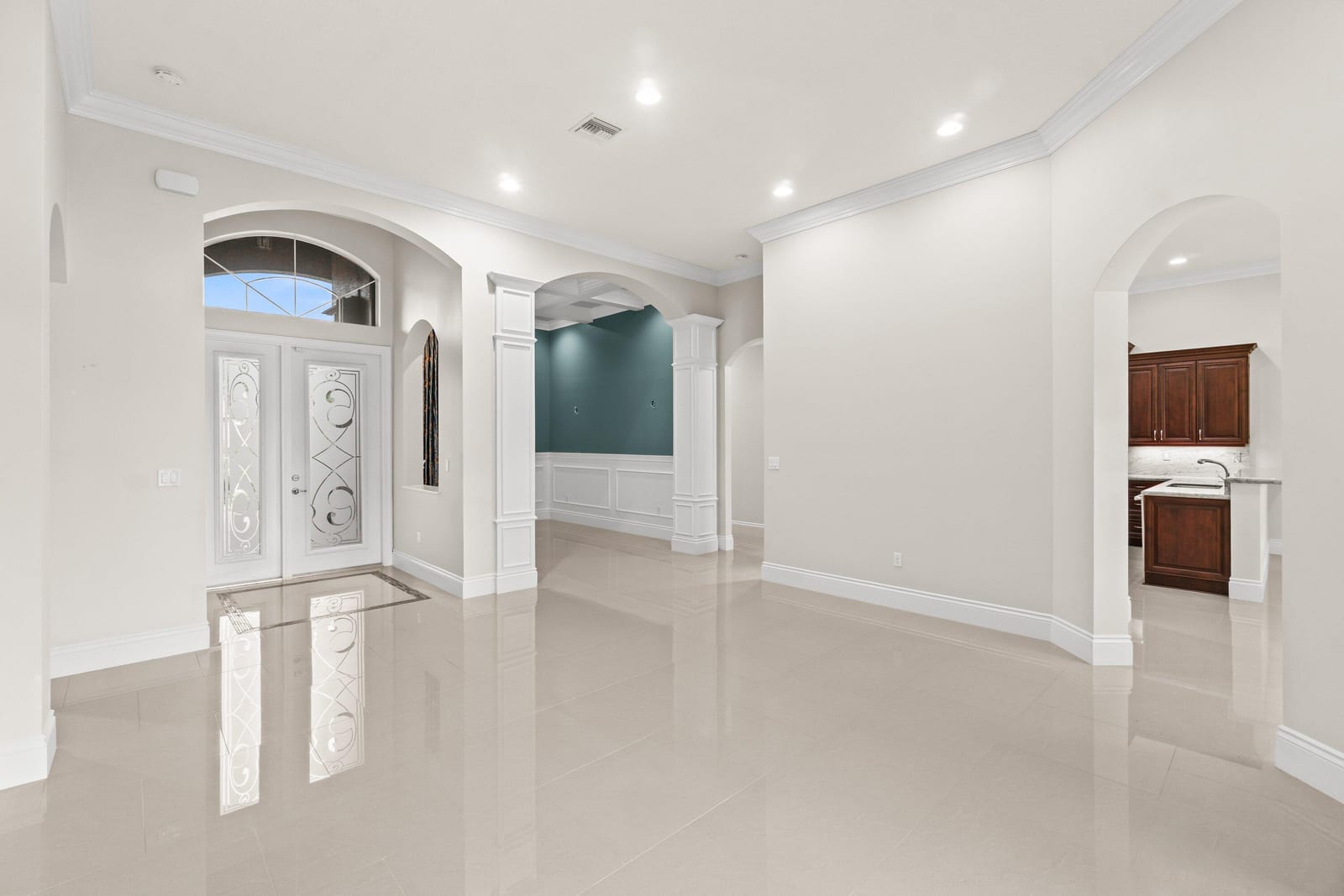 10469 Whitewind Circle — photo 12