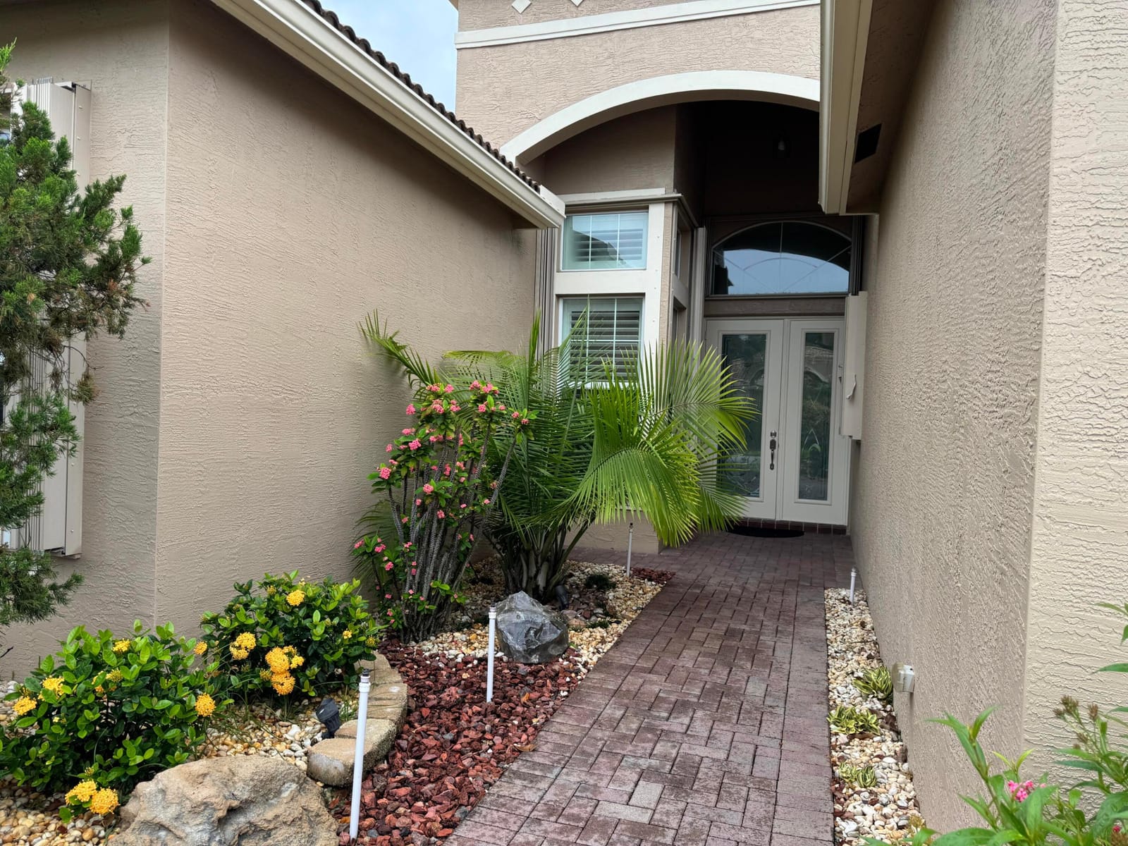 10469 Whitewind Circle — photo 4