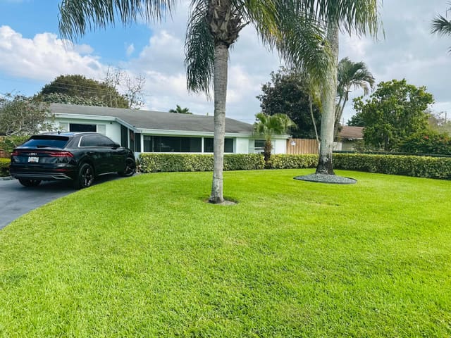922 Arlington Drive, sold in Dillman Park, West Palm Beach, FL