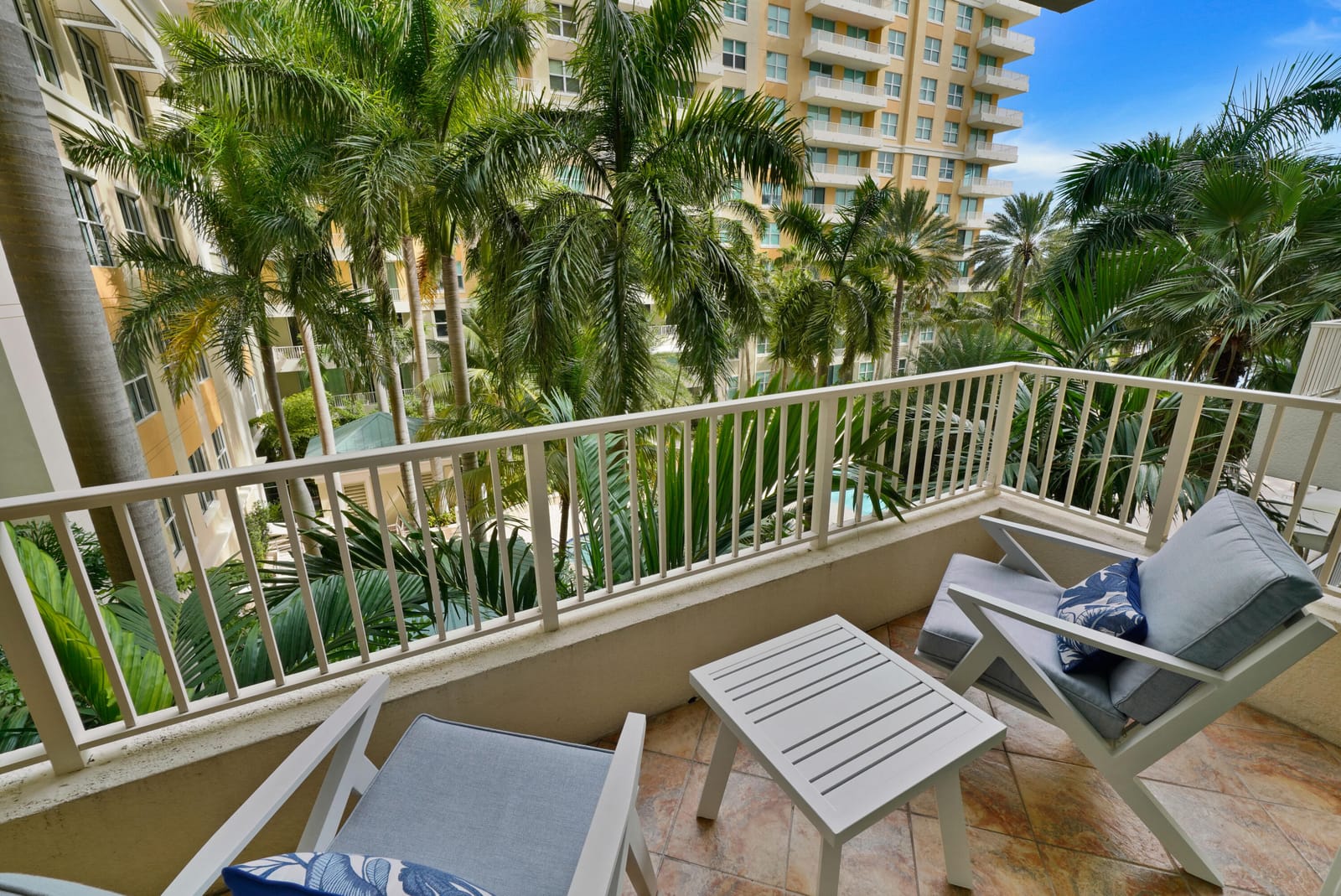 625 Casa Loma Boulevard 409, Boynton Beach, FL 33435 photo 2