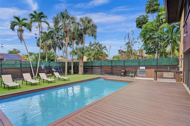 1089 NE 204th Terrace, sold in Sky Lake Villas, Miami, FL
