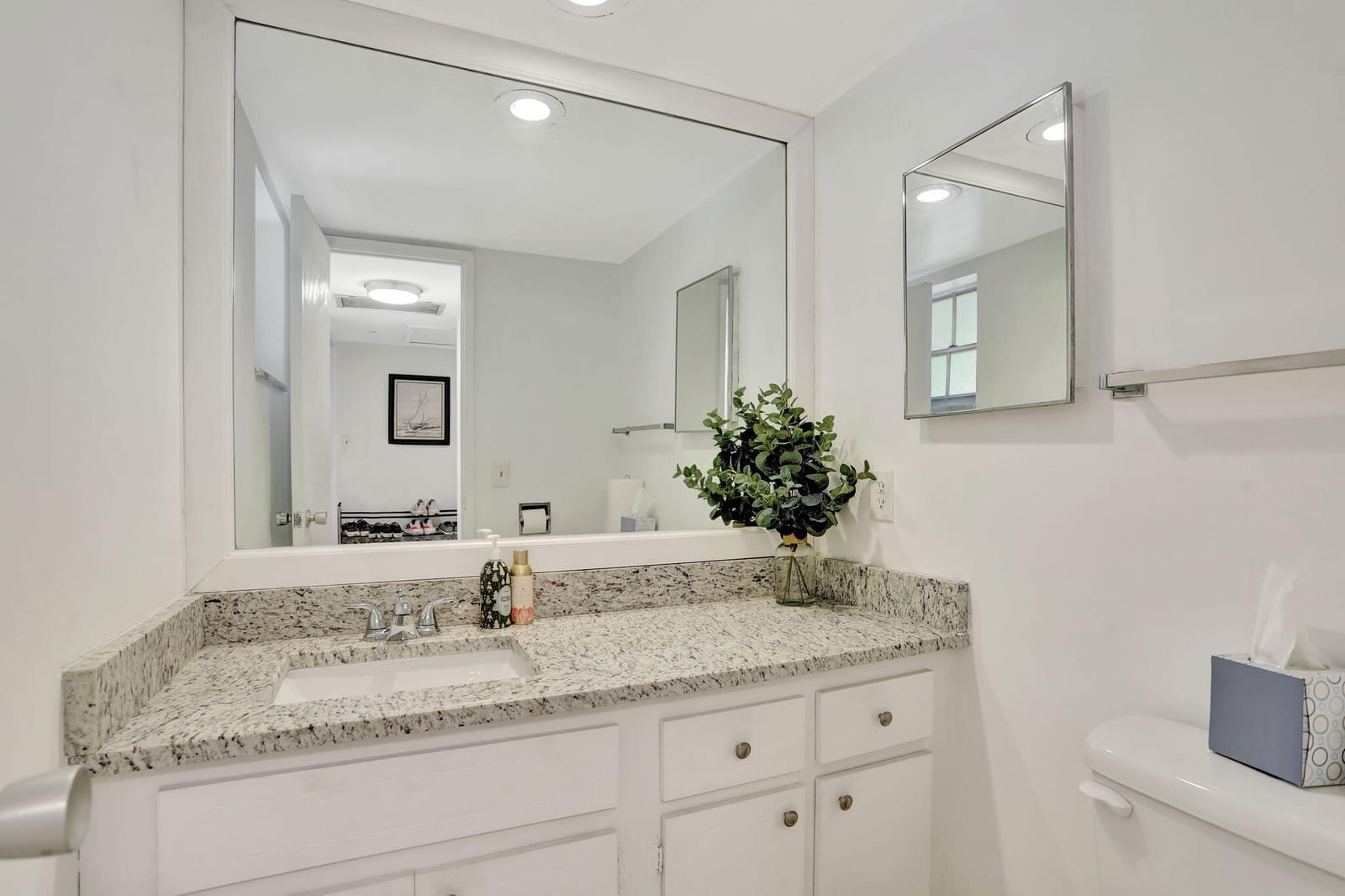 2751 N Palm Aire Drive 304 — photo 7