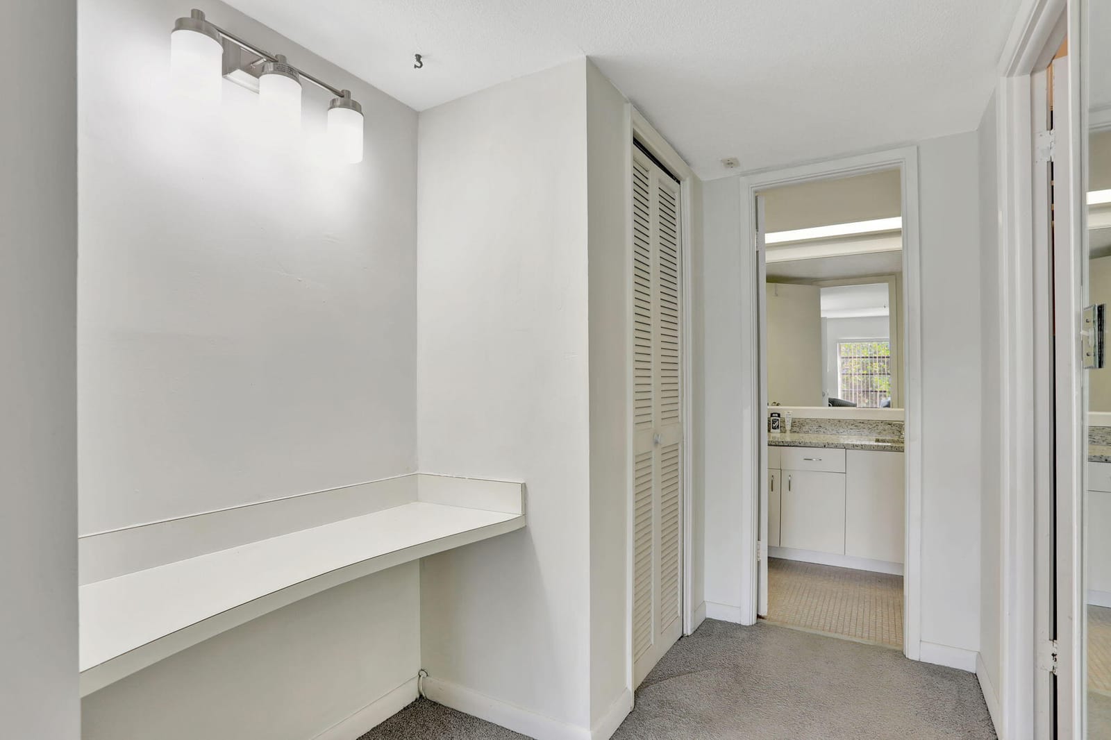 2751 N Palm Aire Drive 304 — photo 9