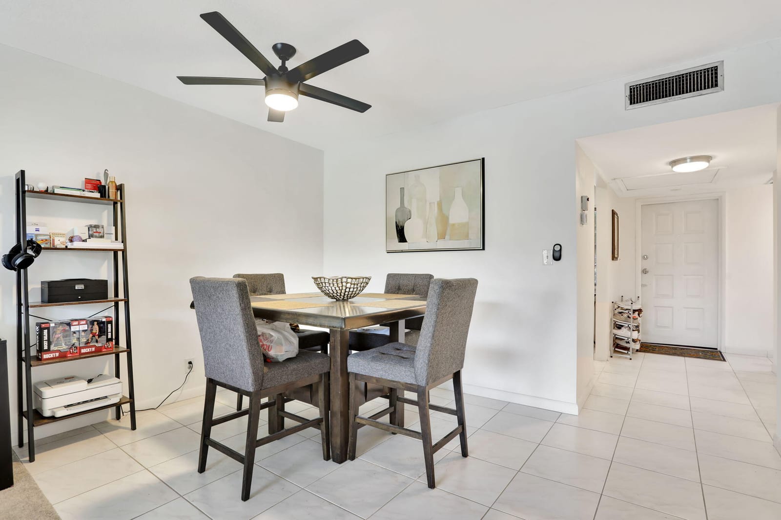 2751 N Palm Aire Drive 304 — photo 4