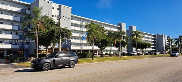 1425 Atlantic Shores Boulevard 307, Hallandale Beach, FL 33009