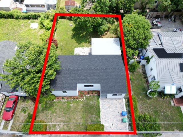 1380 NW 39th Street, Miami, FL 33142