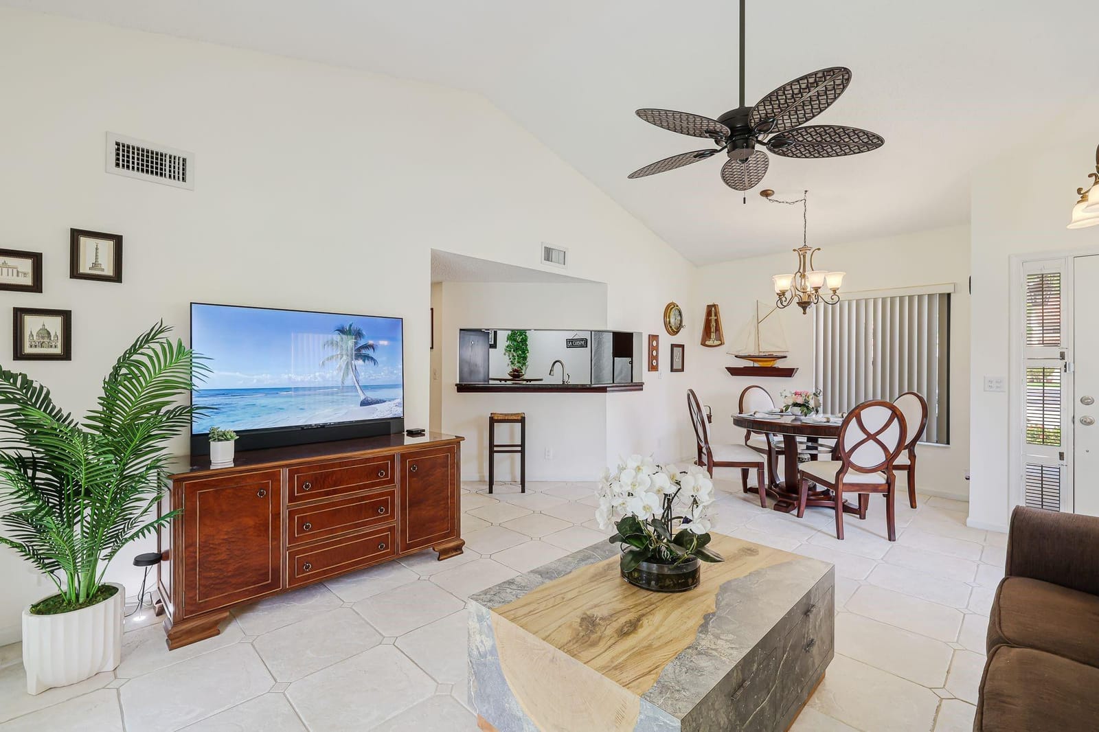 8 Via De Casas Sur 101, Boynton Beach, FL 33426