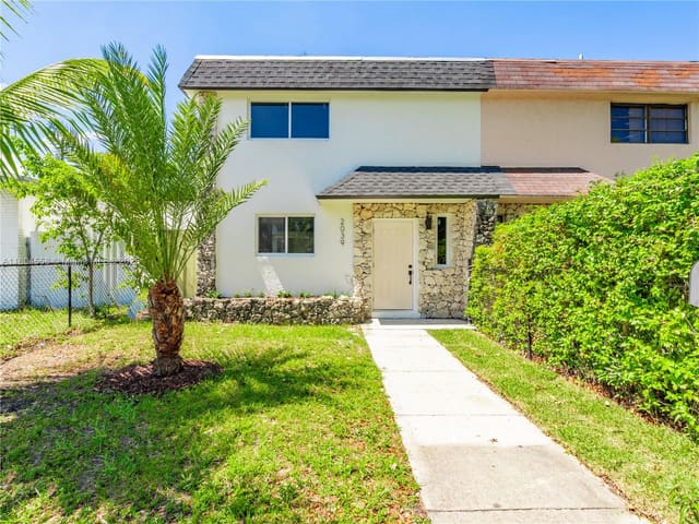 2039 NE 172nd Street, sold in Fulford By Sea Sec B, North Miami Beach, FL