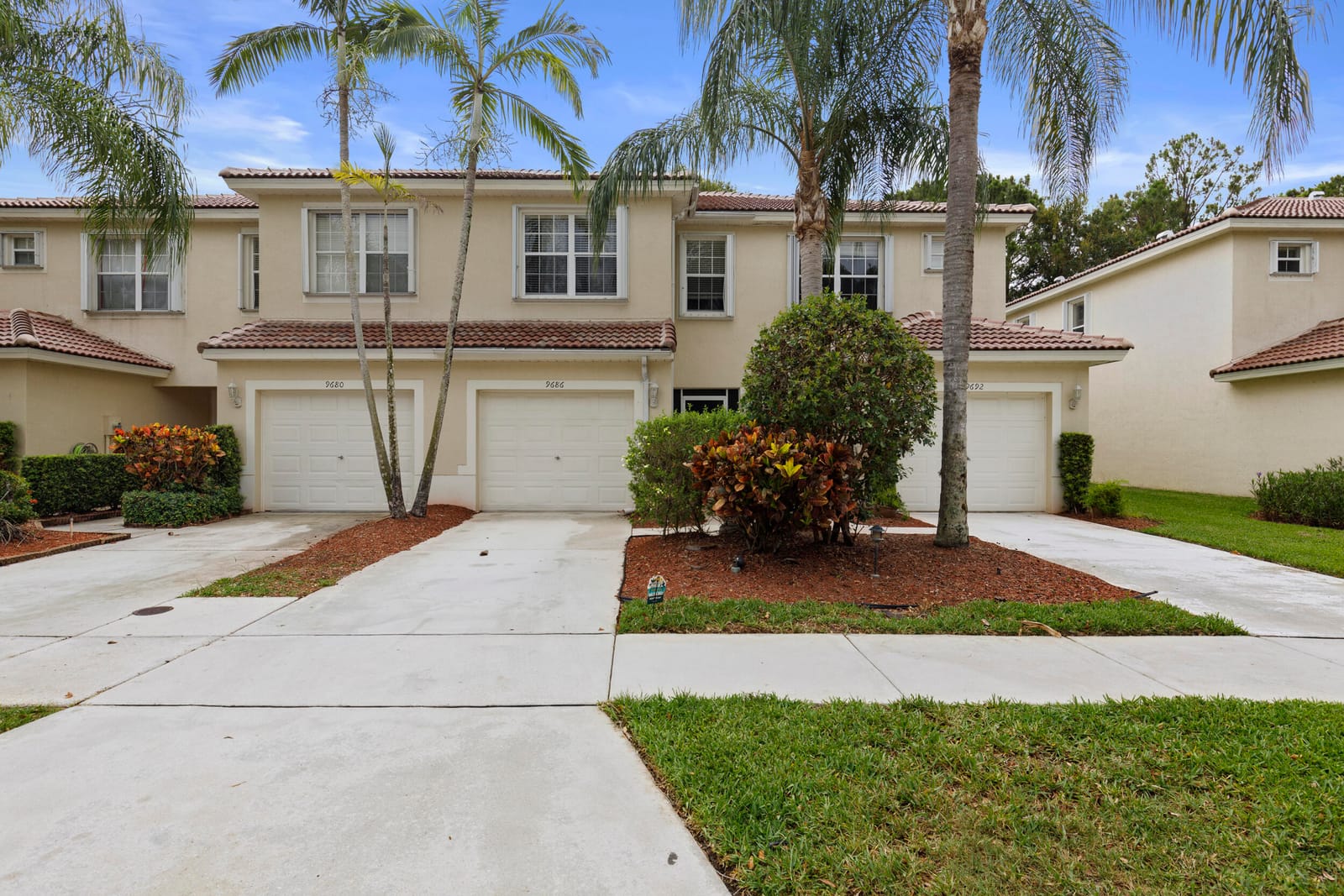 9686 Lago Drive — photo 2