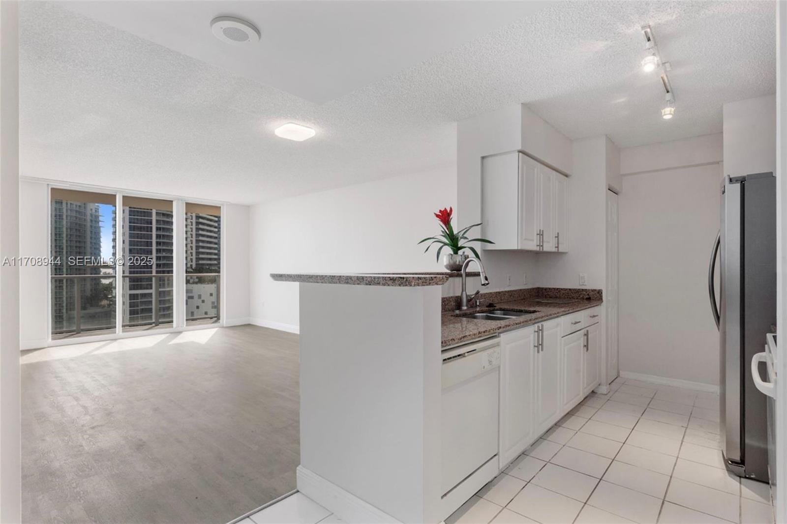 1155 Brickell Bay Drive 1705, Miami, FL 33131 photo 4
