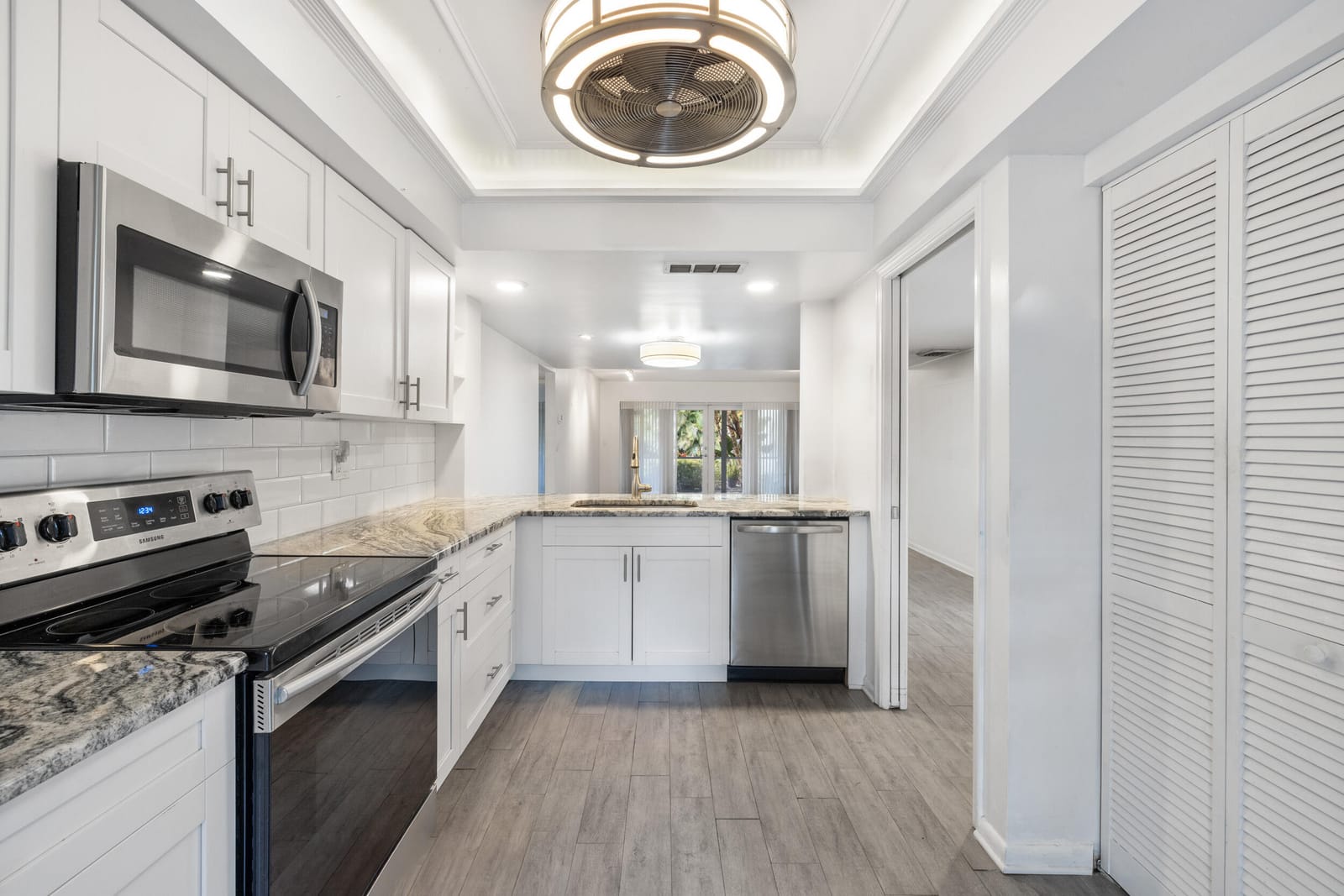 1801 Consulate Place 101 — photo 2