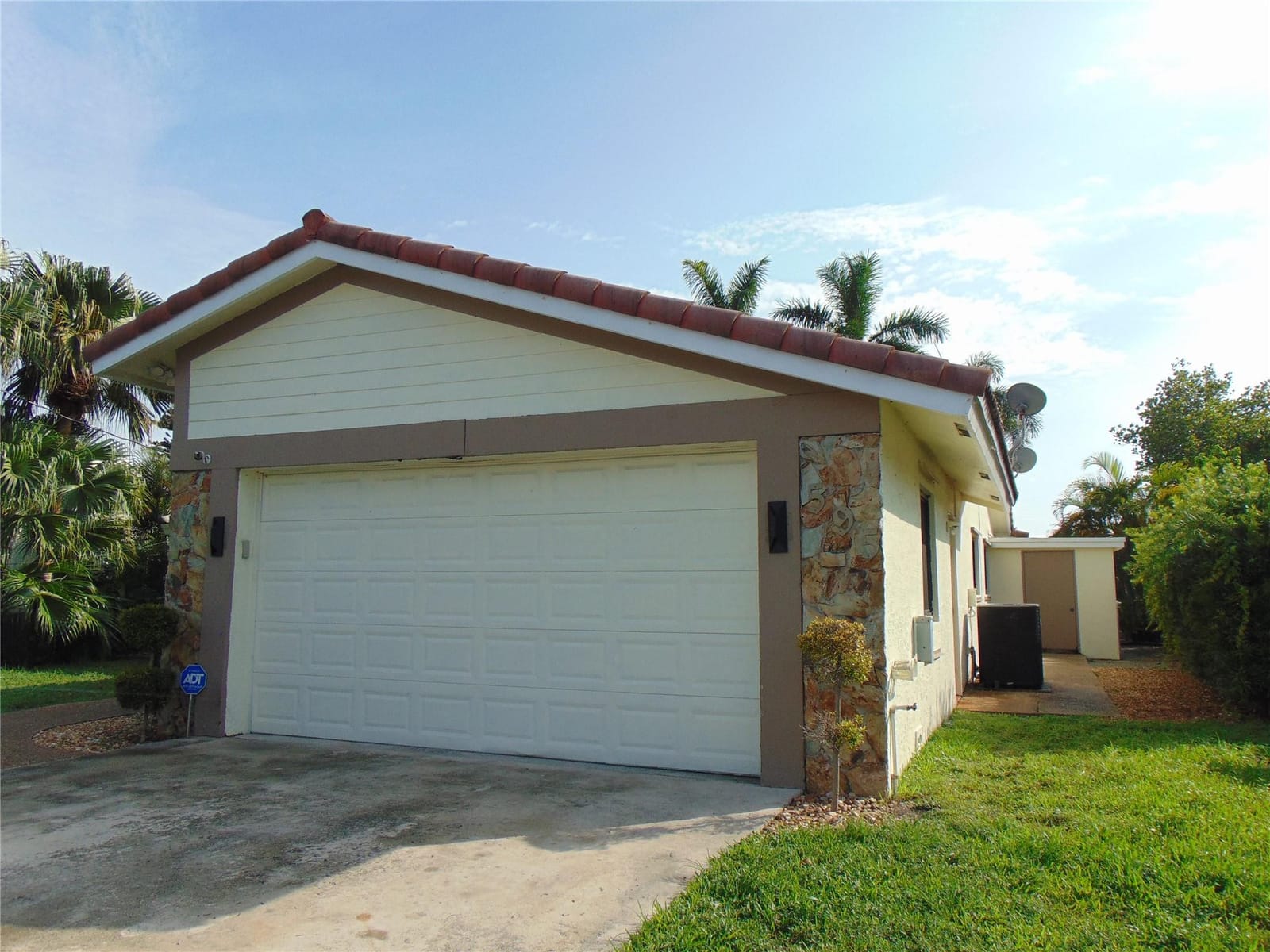 595 E River Drive, Margate, FL 33063