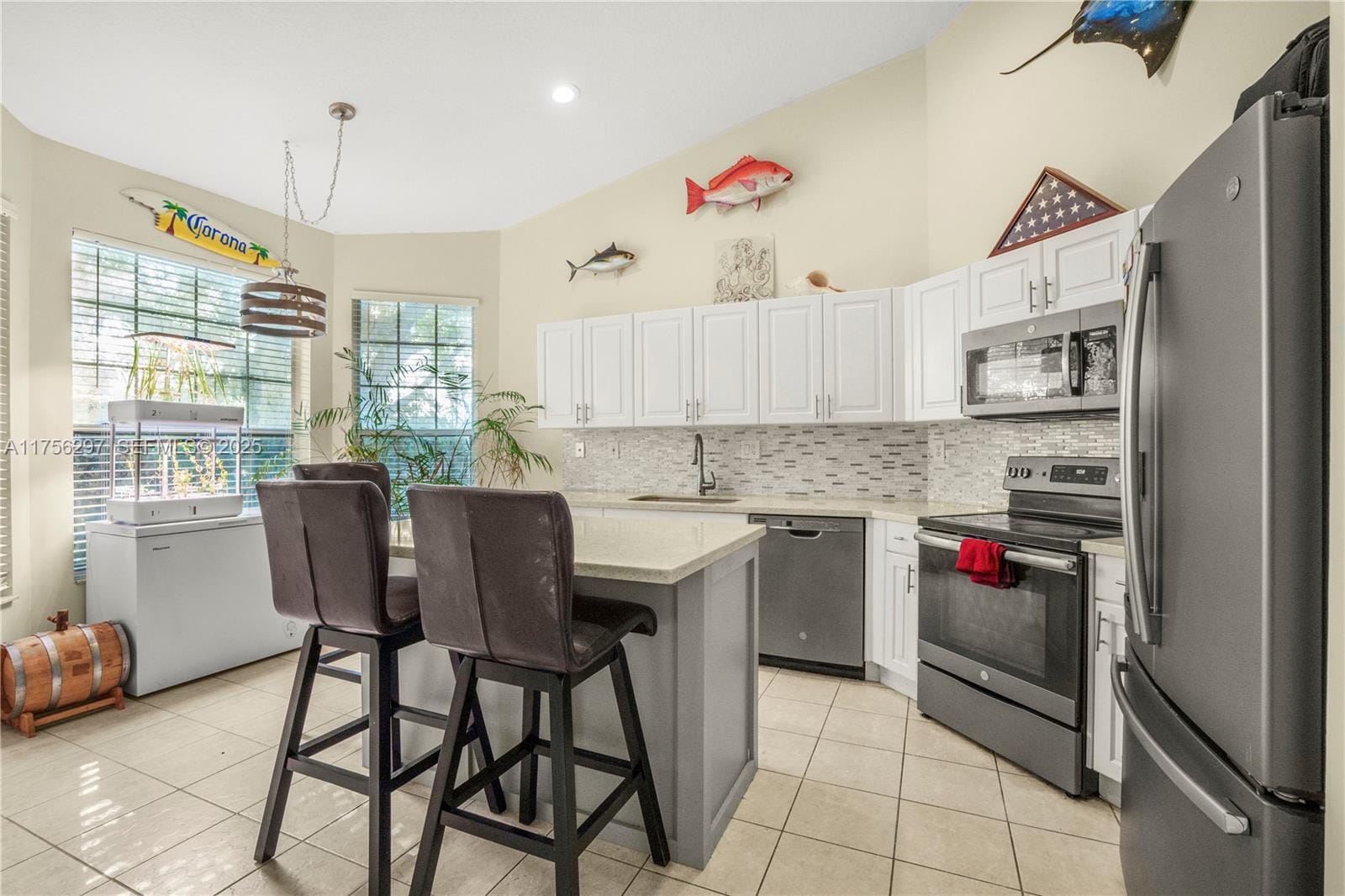2400 E Aragon Boulevard 2, Sunrise, FL 33313