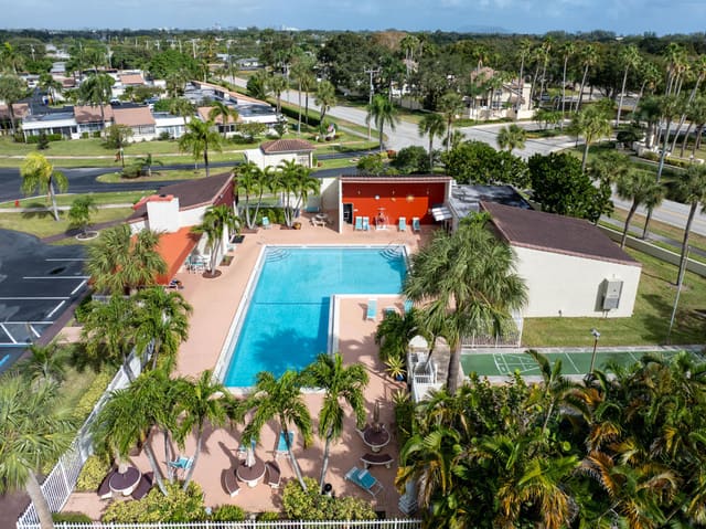 2528 Boundbrook Drive S 208, sold in Boundbrook Condo S, West Palm Beach, FL