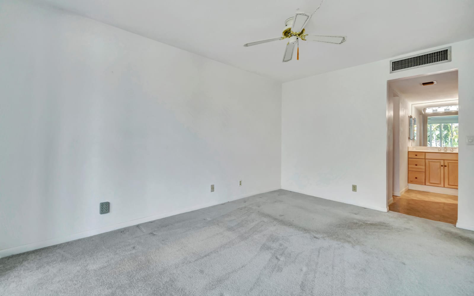 2528 Boundbrook Drive S 208, West Palm Beach, FL 33406 photo 21