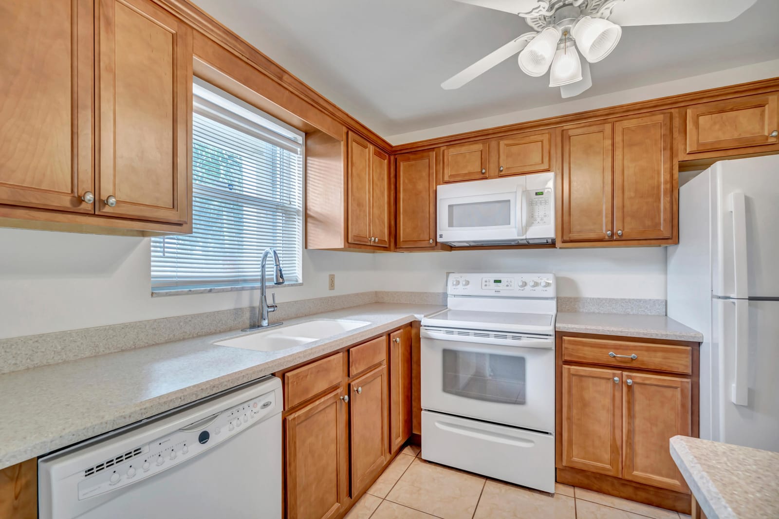 2528 Boundbrook Drive S 208, West Palm Beach, FL 33406 photo 8