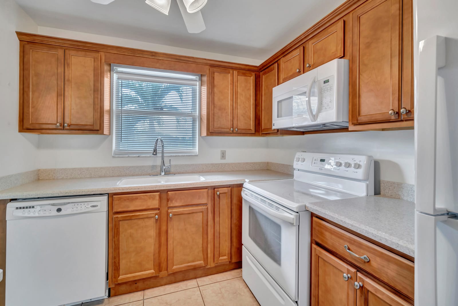 2528 Boundbrook Drive S 208, West Palm Beach, FL 33406 photo 9
