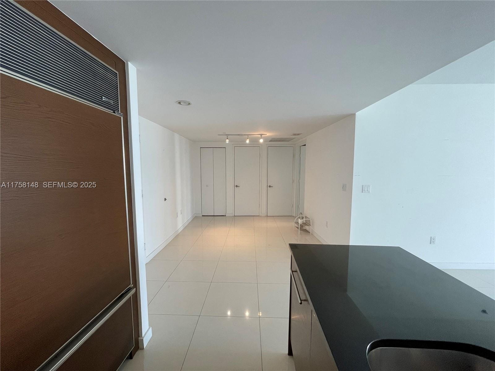 465 Brickell Avenue 819, Miami, FL 33131 photo 13