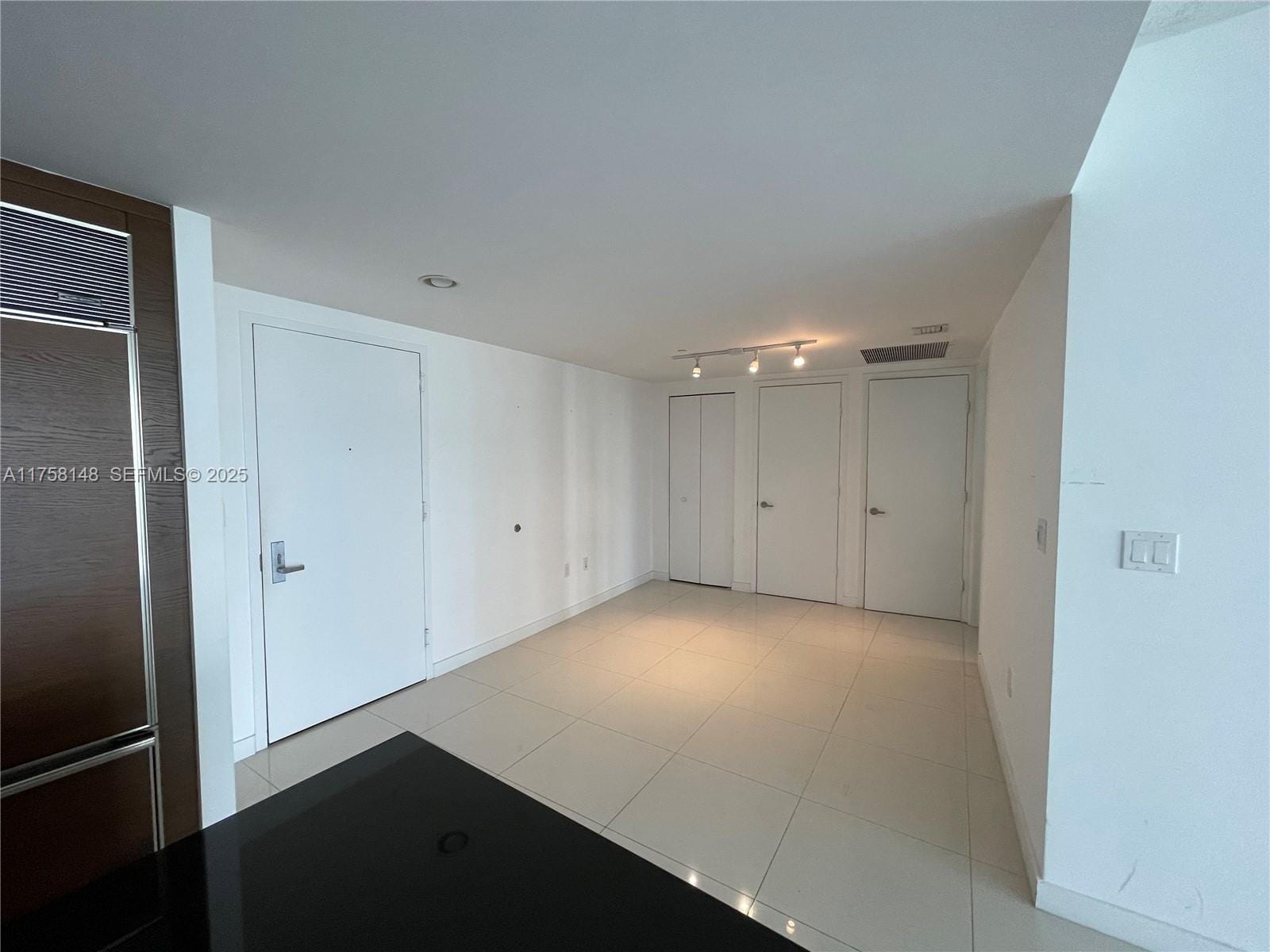 465 Brickell Avenue 819, Miami, FL 33131 photo 14