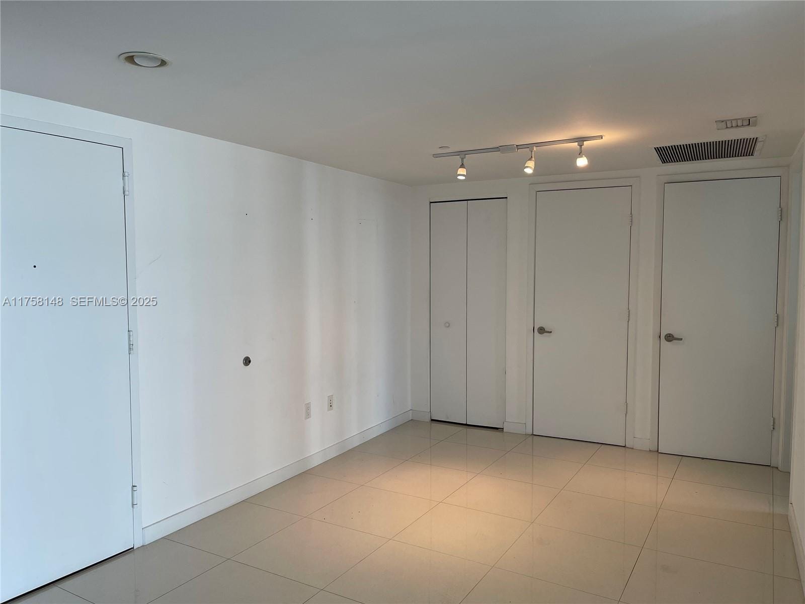 465 Brickell Avenue 819, Miami, FL 33131 photo 15