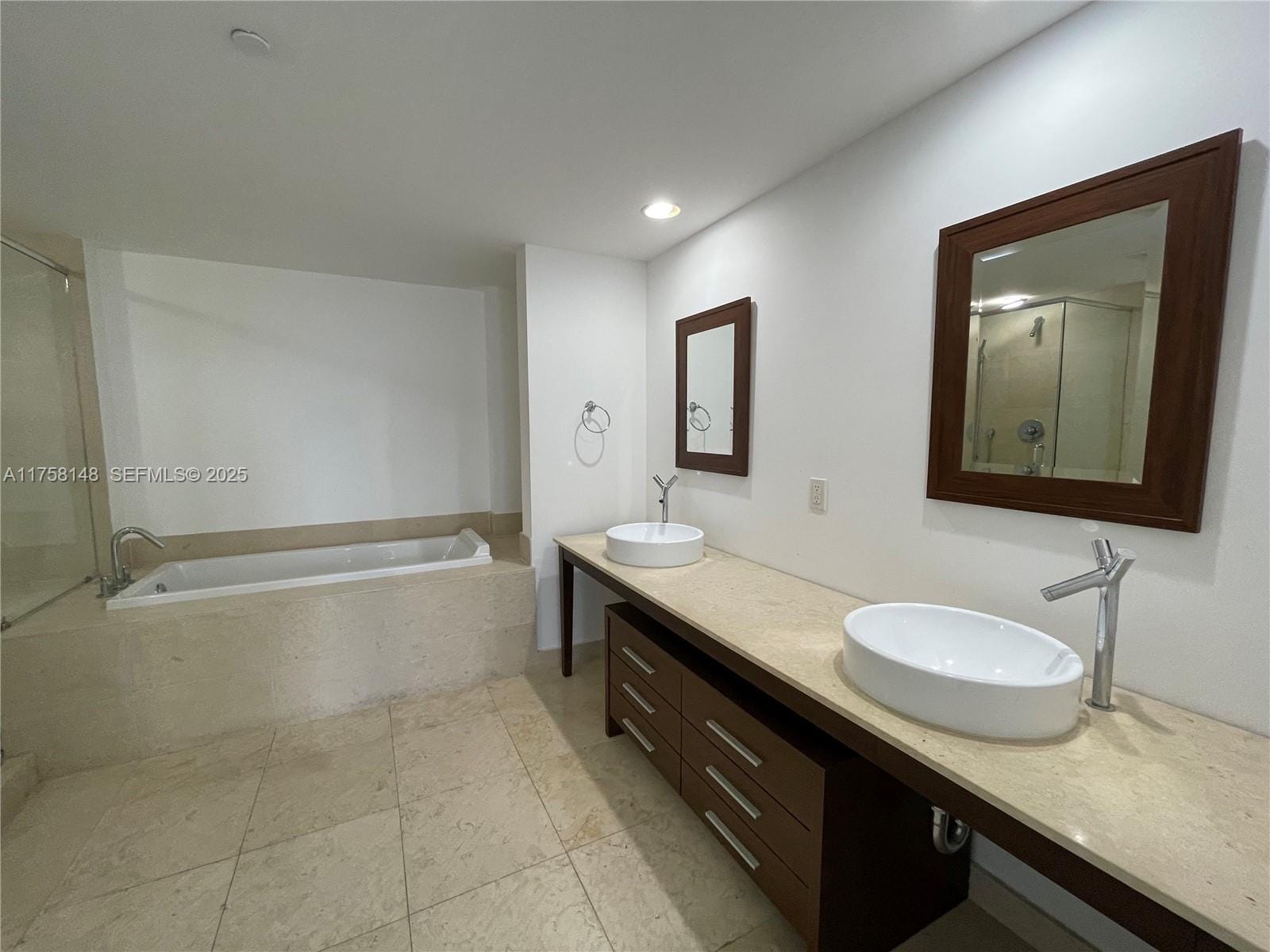 465 Brickell Avenue 819, Miami, FL 33131 photo 20