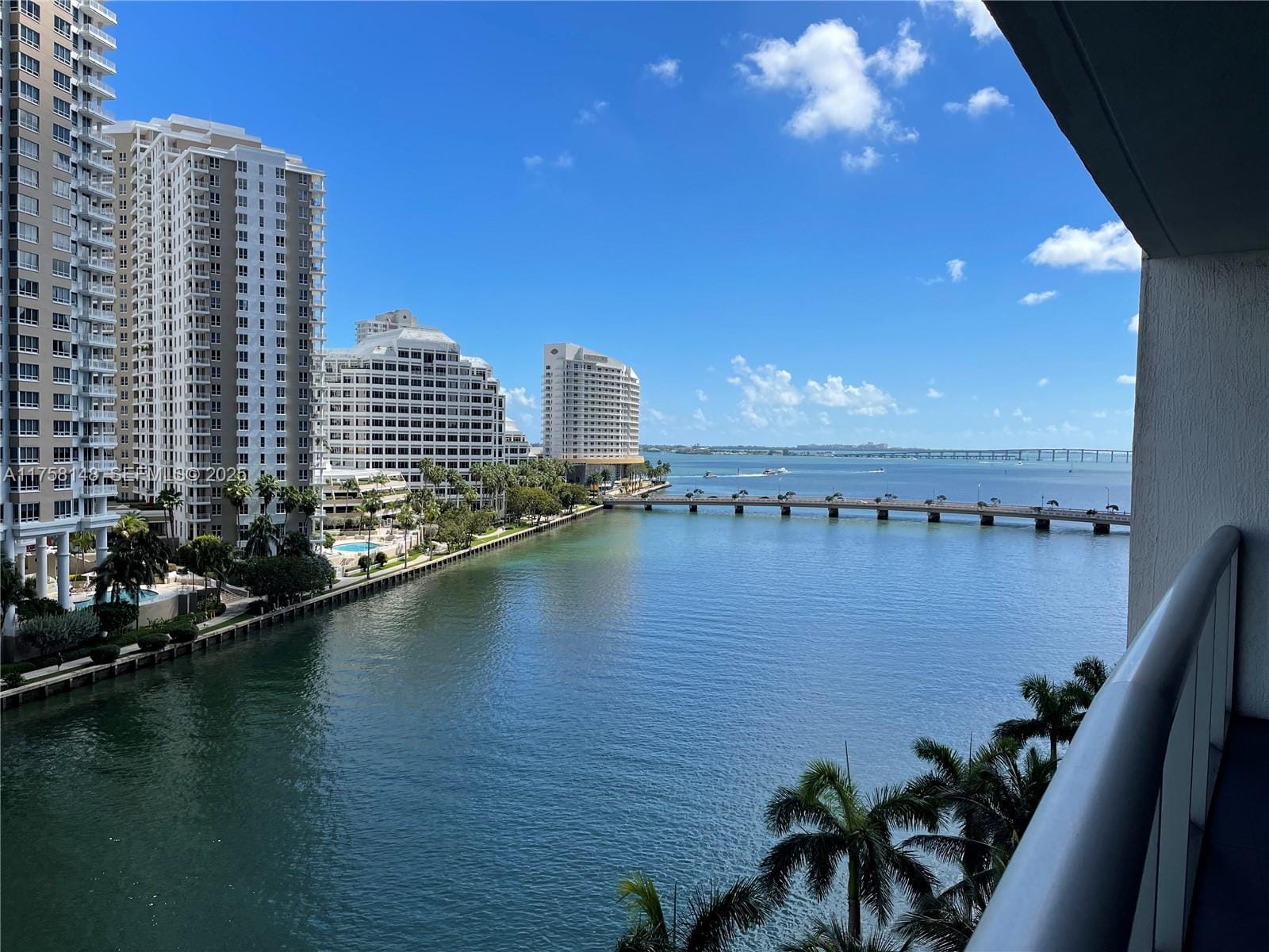 465 Brickell Avenue 819 — photo 3