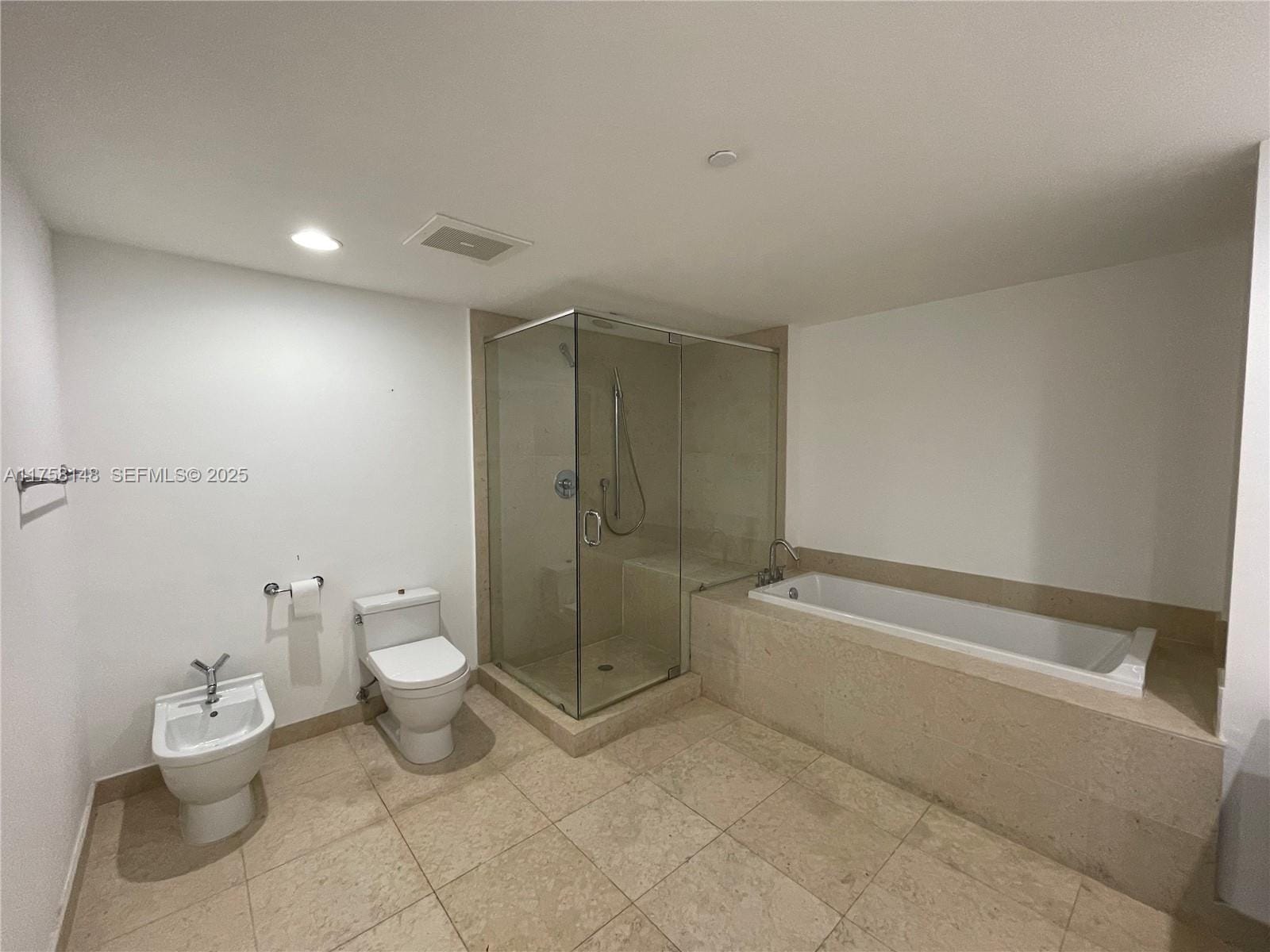 465 Brickell Avenue 819, Miami, FL 33131 photo 21