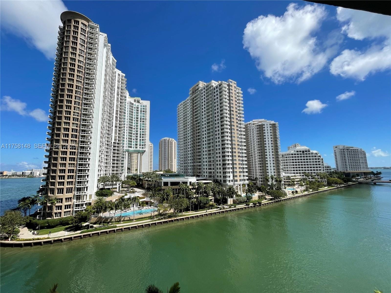 465 Brickell Avenue 819 — photo 5