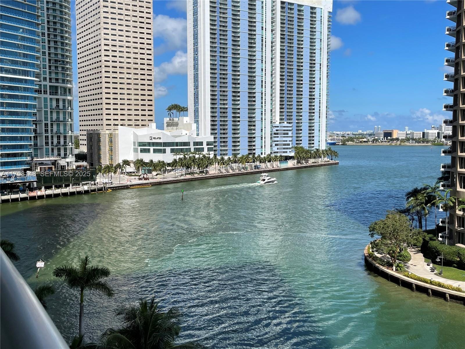465 Brickell Avenue 819 — photo 6