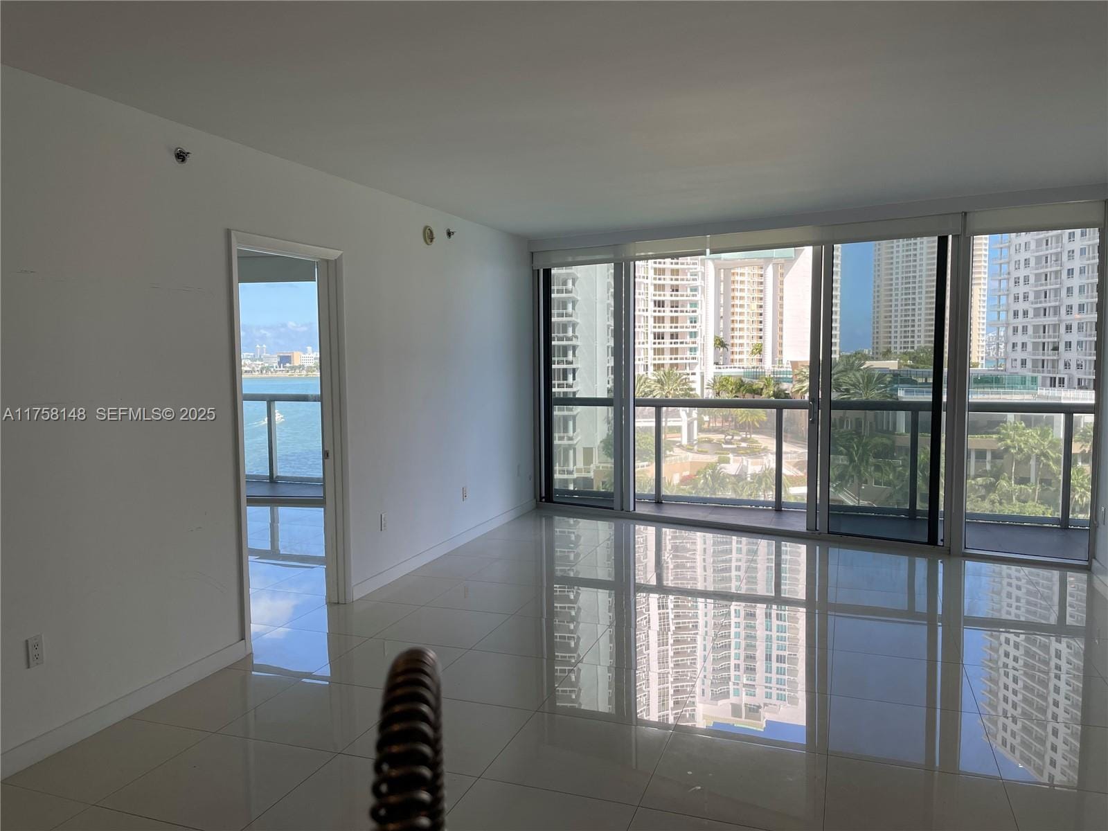 465 Brickell Avenue 819 — photo 8