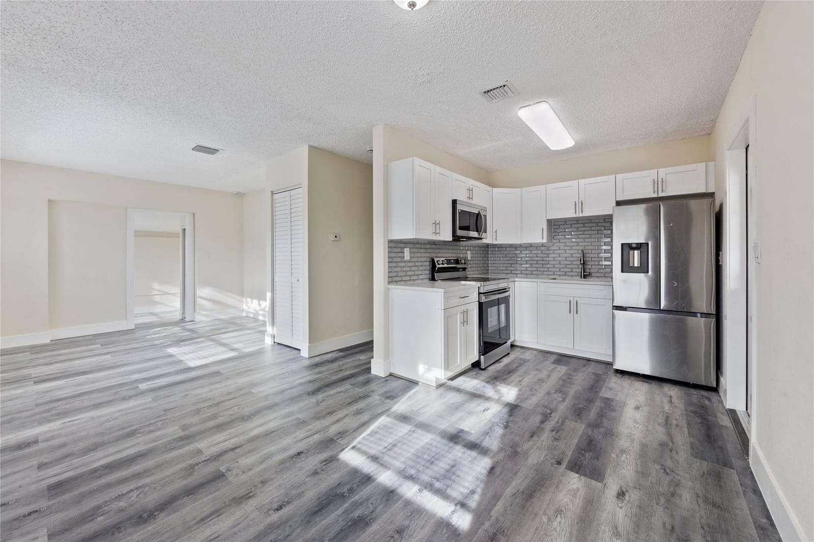 1041 NW 25th Way, Fort Lauderdale, FL 33311