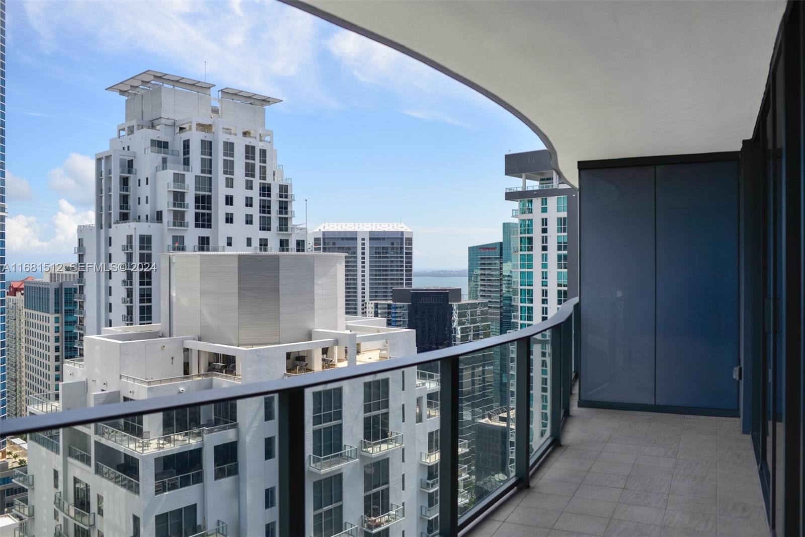 1000 Brickell Plaza 3307 — photo 2