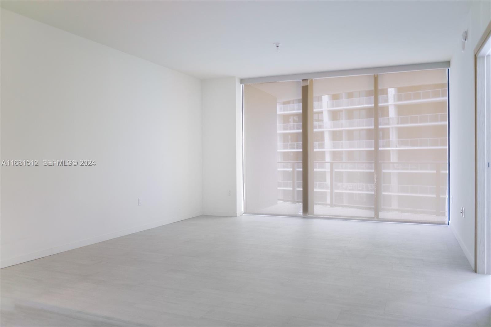 1000 Brickell Plaza 3307 — photo 8