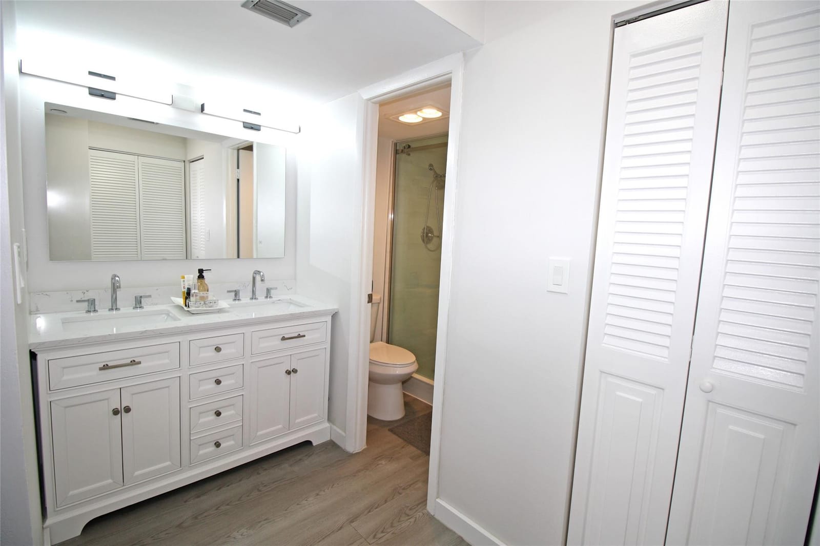 1100 Saint Charles Place 521, Pembroke Pines, FL 33026 photo 17