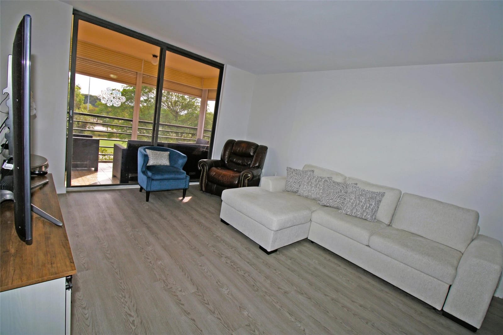 1100 Saint Charles Place 521, Pembroke Pines, FL 33026 photo 21