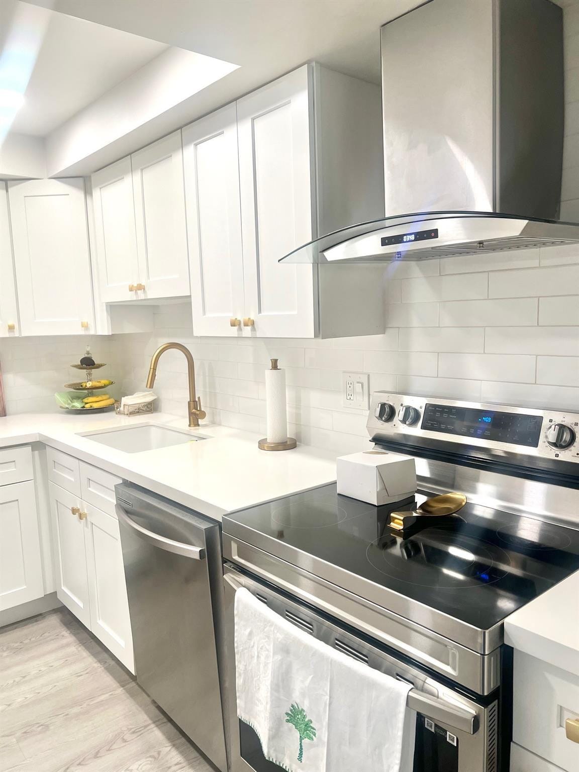 1100 Saint Charles Place 521 — photo 8