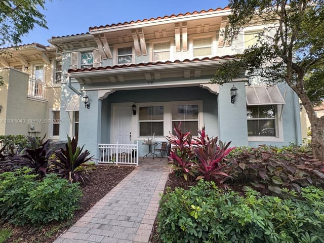 3311 NW 125th Lane, sold in Sawgrass Lakes, Sunrise, FL