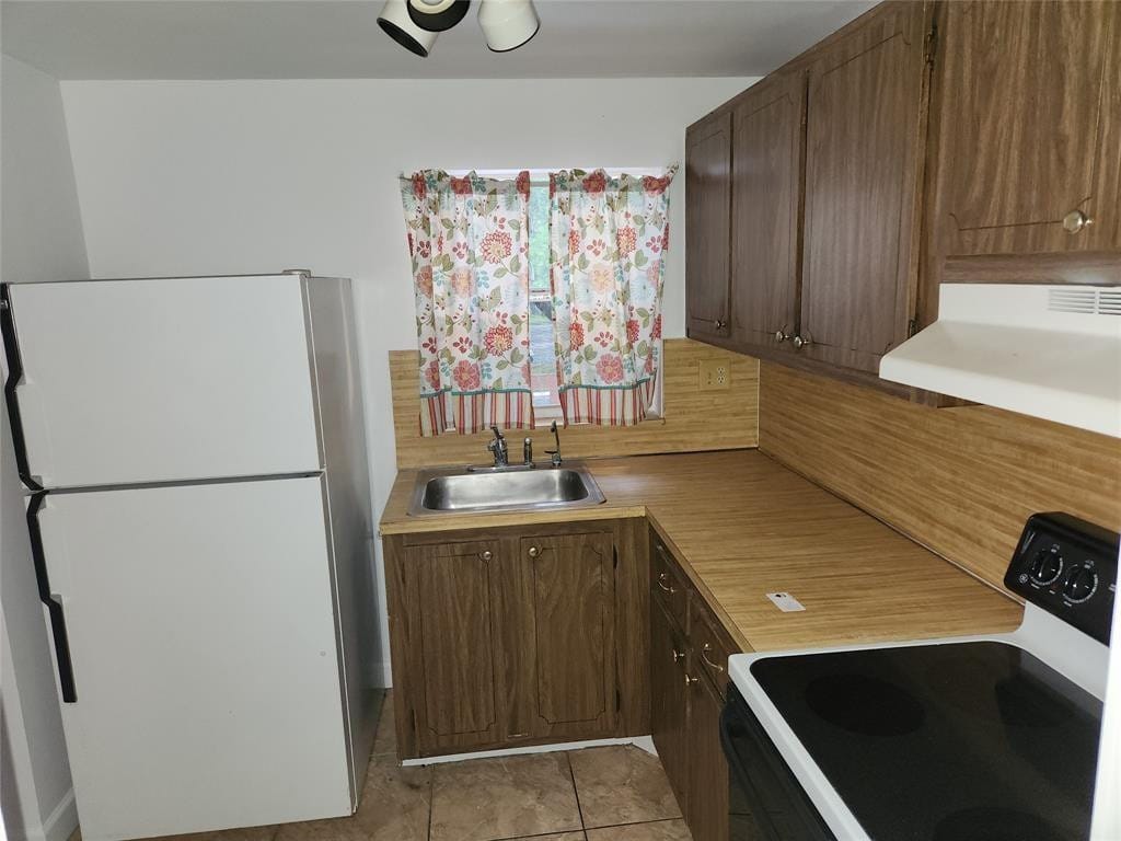 9601 Sunrise Lakes Boulevard 208 — photo 5