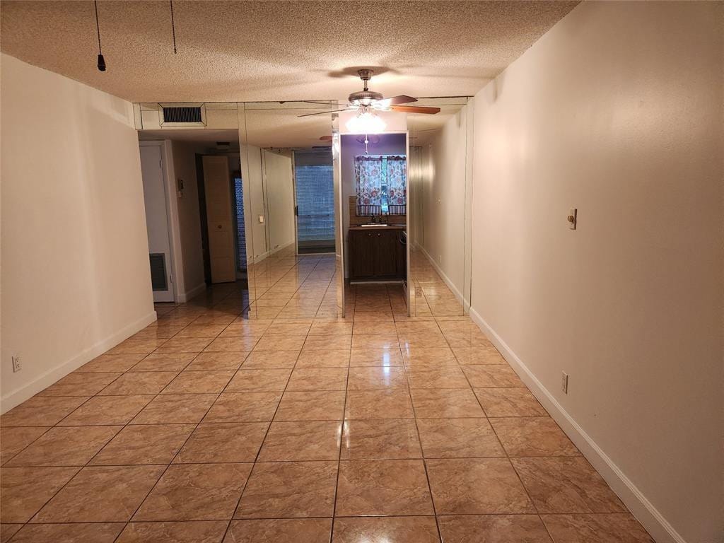 9601 Sunrise Lakes Boulevard 208, Sunrise, FL 33322