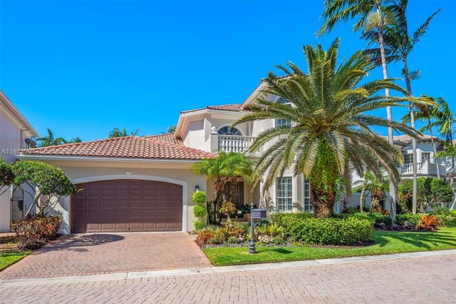 1445 Commodore Way, sold in Harbor Islands, Hollywood, FL