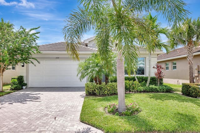 12145 SW Jasper Lake Way, Port St. Lucie, FL 34987