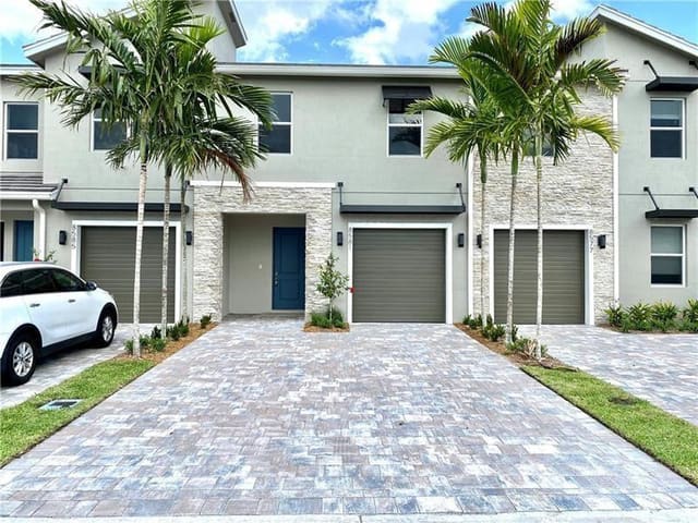 8581 Via Mar Rosso 8581, sold in Town Commons, Lake Worth, FL