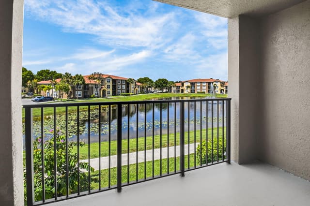15185 Michelangelo Boulevard 204, Delray Beach, FL 33446