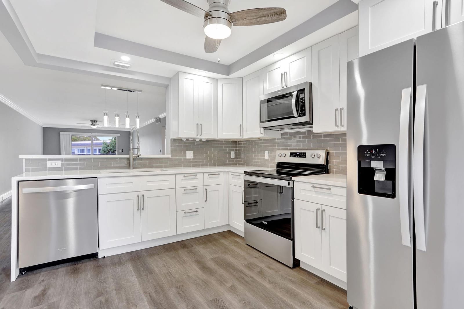 4701 Martinique Drive M4 — photo 9