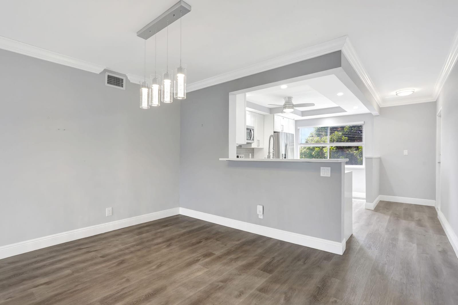 4701 Martinique Drive M4 — photo 12