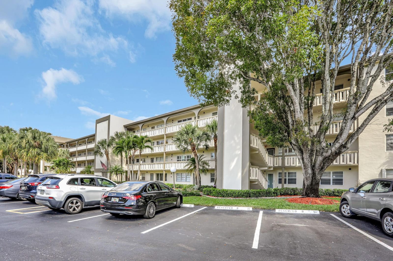 4701 Martinique Drive M4 — photo 4
